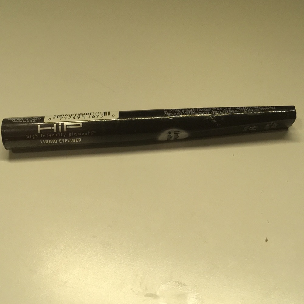 L’Oreal H.I.P. Liquid Eyeliner 950 Talented